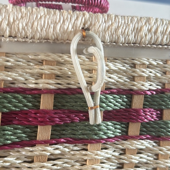 Vintage Wicker Sewing Box pink floral embroidered Lid with Built-in Pin Cushion - Picture 9 of 17